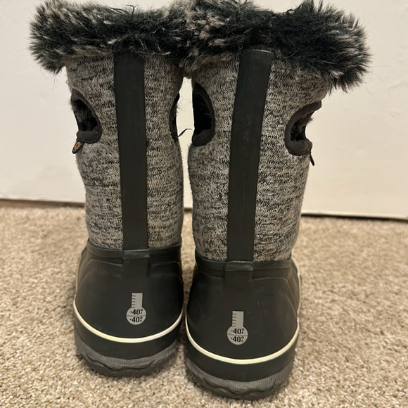 Bogs waterproof boots kids sz 1 - Picture 8 of 8